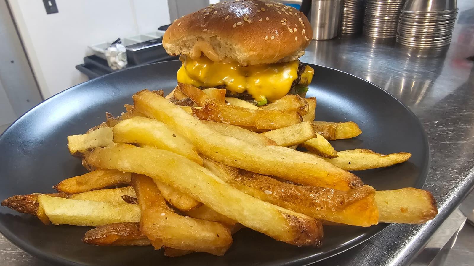 Los Brothers Restaurant